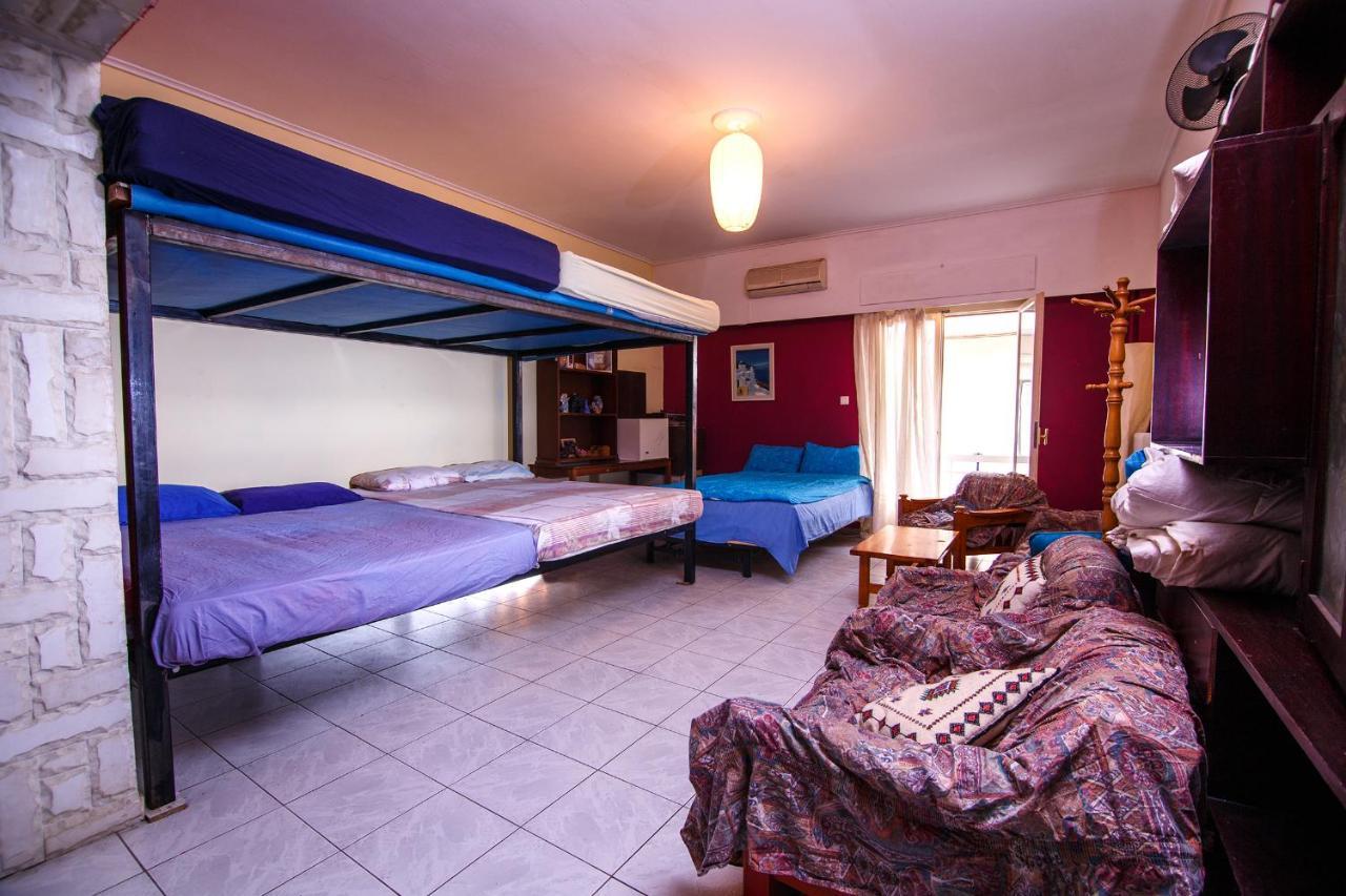 Birbili Youth Guest House Atenas Exterior foto